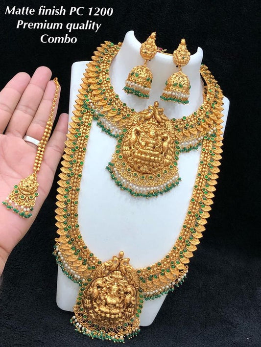 Taranika Super Look Golden Jewellery Set