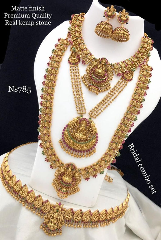 The Real Super Sale Gold Diamond Set For You